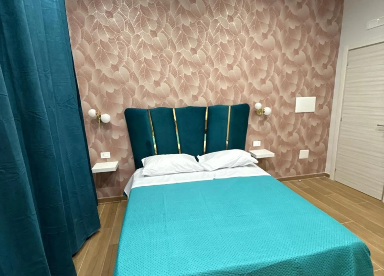 Il Regno Di Napoli Hotel 0*, Naples Italy